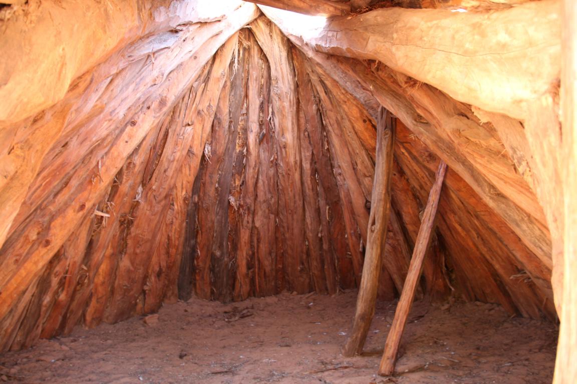 Bild "USA 2016:Navajo_Huette.JPG"